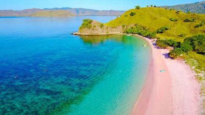 Keunikan Pantai Pink di Pulau Komodo