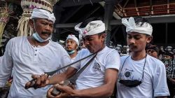 Prosesi Ngerebong di Kesiman digelar saat Pandemi Covid-19