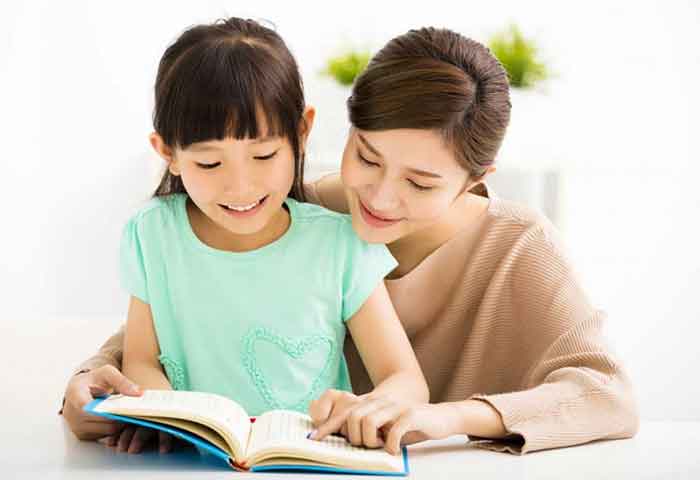 8 Cara Mengajari Anak TK Membaca yang Cepat, Efektif dan Menyenangkan
