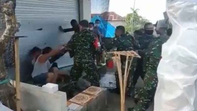 2 Versi Bentrokan Antara TNI Vs Warga Sidatapa saat Tes Rapid Antigen