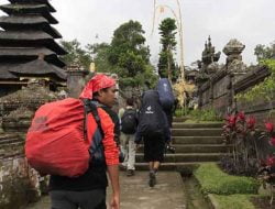 Pendaki Gunung Agung dan Pemedek ke Pura Pasar Agung Kini Wajib Registrasi