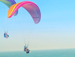 Paragliding Timbis: Sensasi Terbang di Langit Bali