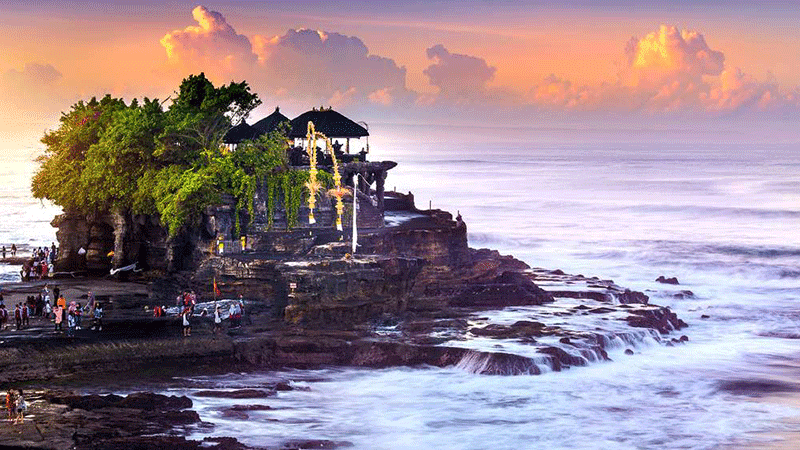 Daya Tarik Pura Tanah Lot