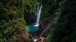 Aling-Aling Waterfall: Petualangan Air Terjun Paling Seru di Bali Utara