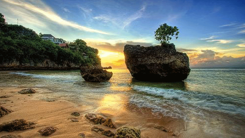 Pantai Padang Padang